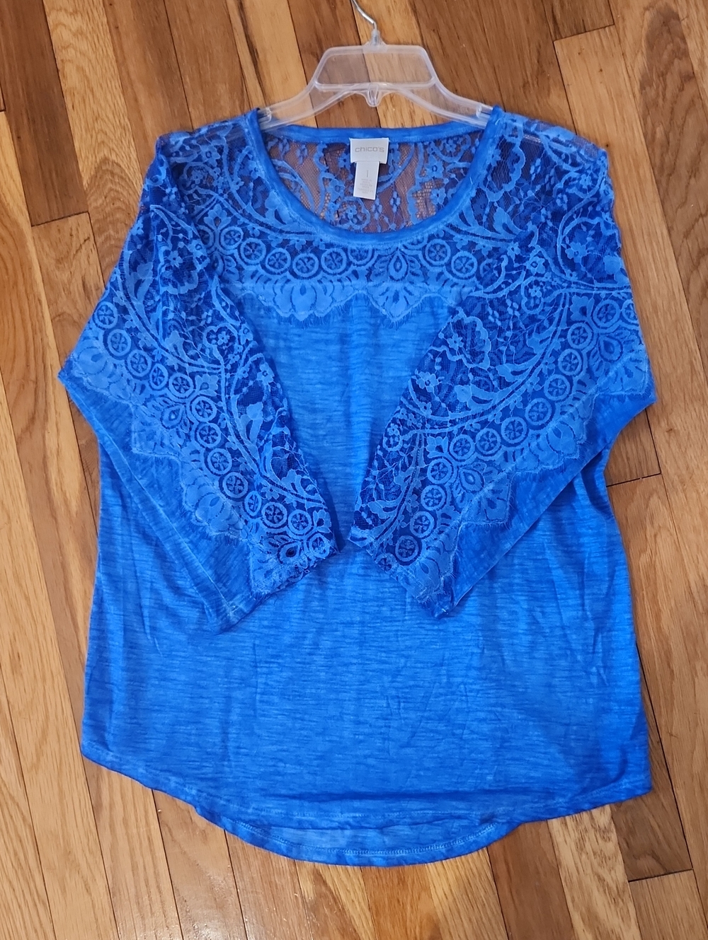 Chico's Blue Lace Yoke Three-Quarter Sleeve Top EUC Size Medium